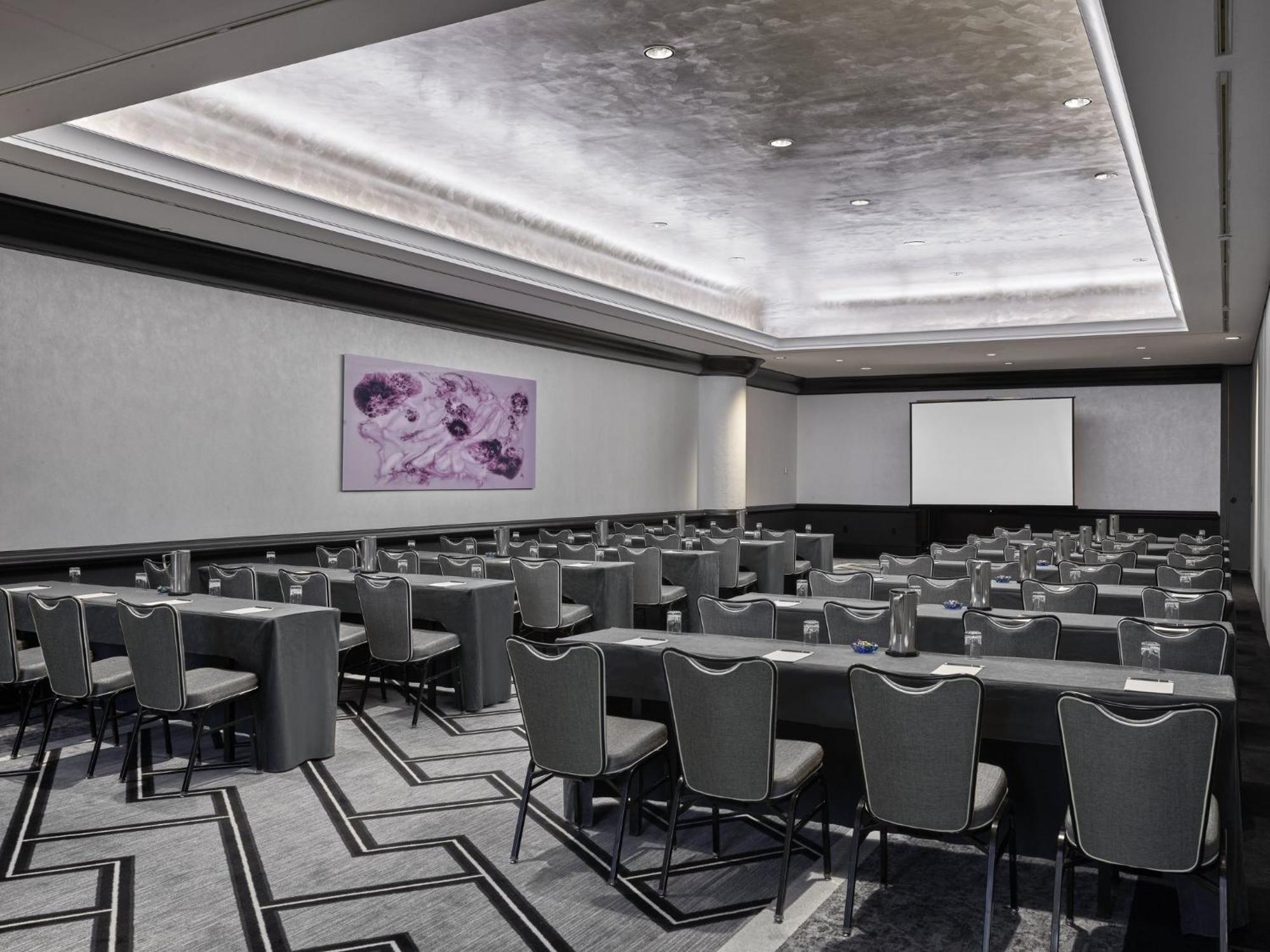 Loews Miami Beach Hotel — Photos 1
